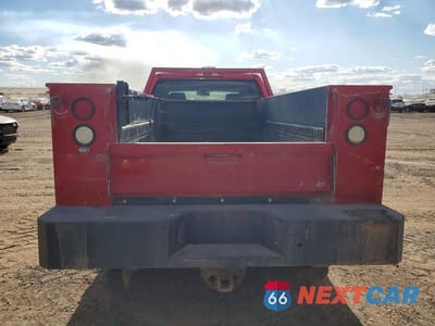Zdjęcie 6 z 12 samochodu: 2016 CHEVROLET SILVERADO K2500 HEAVY DUTY VIN:1GC1KUEG5GF156831 - miniatura