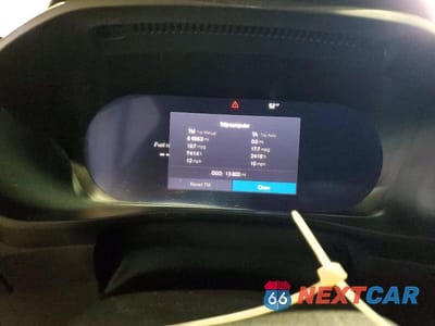 Zdjęcie 9 z 13 samochodu: 2025 VOLVO XC40 CORE VIN:YV4L12UJ0S2565863 - miniatura