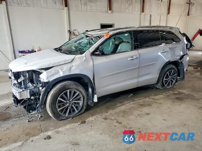 2018 TOYOTA HIGHLANDER XLE 5TDJZRFH7JS849844 - główne zdjęcie licytacji z USA - miniatura