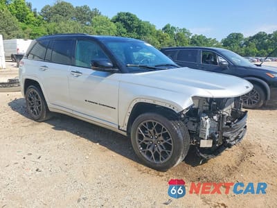Czwarte zdjęcie samochodu z boku: 2025 JEEP GRAND CHEROKEE SUMMIT VIN:1C4RJHEG2S8768480 - miniatura