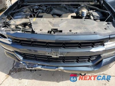 Zdjęcie 11 z 12 samochodu: 2018 CHEVROLET SILVERADO K1500 LT VIN:3GCUKREC9JG426494 - miniatura