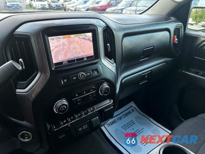 Zdjęcie 11 z 12 samochodu: 2022 CHEVROLET SILVERADO K1500 CUSTOM VIN:1GCPDBEK7NZ549593 - miniatura