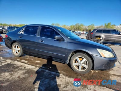 Czwarte zdjęcie samochodu z boku: 2004 HONDA ACCORD EX VIN:1HGCM56884A134719 - miniatura