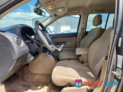 Zdjęcie 7 z 12 samochodu: 2012 JEEP COMPASS SPORT VIN:1C4NJDBB4CD658734 - miniatura
