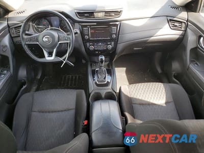 Zdjęcie 8 z 14 samochodu: 2019 NISSAN ROGUE SV VIN:JN8AT2MT4KW268940 - miniatura