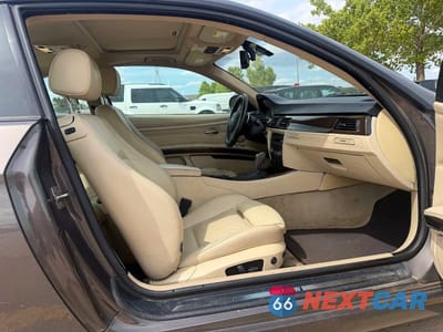 Piąte zdjęcie samochodu w środku: 2011 BMW 328I VIN:WBAKE3C50BE557920 - miniatura