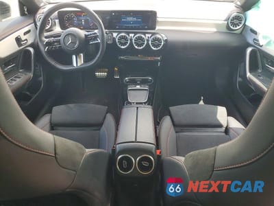 Zdjęcie 8 z 12 samochodu: 2025 MERCEDES-BENZ CLA 250 4MATIC VIN:W1K5J4HB6SN510686 - miniatura
