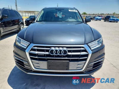 Piąte zdjęcie samochodu w środku: 2019 AUDI Q5 PREMIUM VIN:WA1ANAFYXK2052276 - miniatura