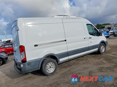 Trzecie zdjęcie samochodu z tyłu: 2017 FORD TRANSIT 250 REFRIGERATED DELIVERY VAN VIN:1FTYR2CM3HKA44626 - miniatura