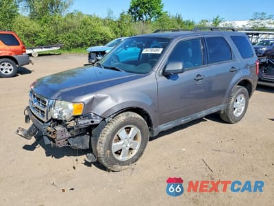 2012 FORD ESCAPE XLT 1FMCU9DG2CKB33165 - główne zdjęcie licytacji z USA - miniatura