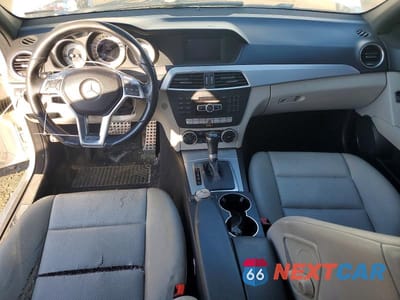 Zdjęcie 8 z 12 samochodu: 2014 MERCEDES-BENZ C 250 VIN:WDDGF4HB3EG252937 - miniatura