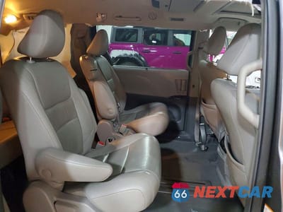 Zdjęcie 11 z 13 samochodu: 2019 TOYOTA SIENNA XLE PREMIUM 8-PASSENGER VIN:5TDYZ3DC0KS987651 - miniatura