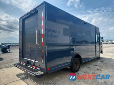 Trzecie zdjęcie samochodu z tyłu: 2019 FORD E450 DELIVERY TRUCK VIN:1FC3E4K69KDC51604 - miniatura