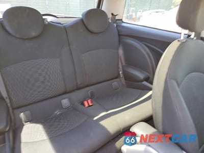 Zdjęcie 10 z 12 samochodu: 2008 MINI COOPER VIN:WMWMF33568TT65105 - miniatura