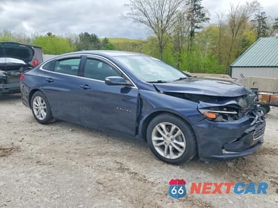 Czwarte zdjęcie samochodu z boku: 2017 CHEVROLET MALIBU LT VIN:1G1ZE5ST9HF100418 - miniatura