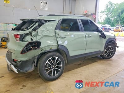Trzecie zdjęcie samochodu z tyłu: 2025 CHEVROLET TRAILBLAZER LT VIN:KL79MRSL4SB126129 - miniatura
