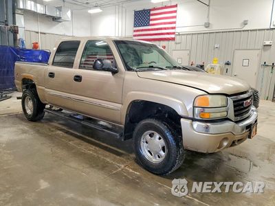 Czwarte zdjęcie samochodu z boku: 2004 GMC NEW SIERRA K1500 VIN:2GTEK13T741326710 - miniatura