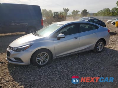 2017 CHEVROLET CRUZE LT 1G1BE5SMXH7213637 - główne zdjęcie licytacji z USA - miniatura