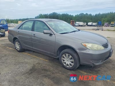 Czwarte zdjęcie samochodu z boku: 2005 TOYOTA CAMRY LE VIN:4T1BE32K35U548869 - miniatura