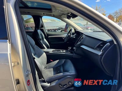 Zdjęcie 7 z 12 samochodu: 2017 VOLVO XC90 T5 VIN:YV4102XK9H1154426 - miniatura