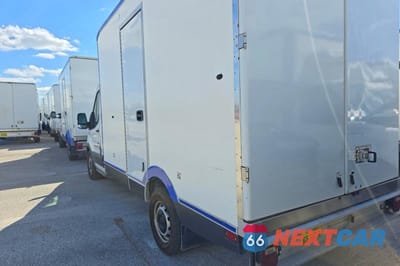 Trzecie zdjęcie samochodu z tyłu: 2022 FORD TRANSIT T-350 VIN:1FDBW5Z85NKA01570 - miniatura