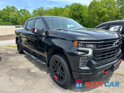 Czwarte zdjęcie samochodu z boku: 2022 CHEVROLET SILVERADO K1500 RST VIN:1GCUDEET5NZ575509 - miniatura