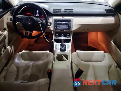 Zdjęcie 8 z 12 samochodu: 2010 VOLKSWAGEN PASSAT KOMFORT VIN:WVWJK7ANXAE110995 - miniatura
