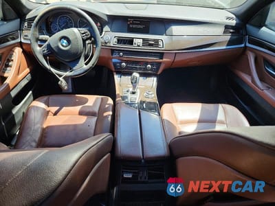 Zdjęcie 8 z 12 samochodu: 2013 BMW 528 XI VIN:WBAXH5C58DD111306 - miniatura