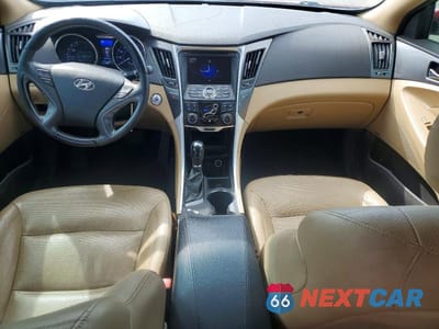 Zdjęcie 8 z 12 samochodu: 2012 HYUNDAI SONATA HYBRID VIN:KMHEC4A47CA054461 - miniatura