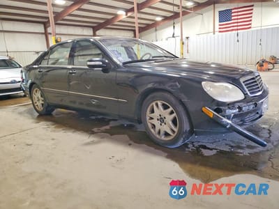 Czwarte zdjęcie samochodu z boku: 2003 MERCEDES-BENZ S 430 VIN:WDBNG70JX3A329708 - miniatura