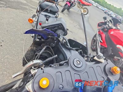 Zdjęcie 7 z 9 samochodu: 2023 YAMAHA YZFR7 VIN:JYARM38E6PA007399 - miniatura