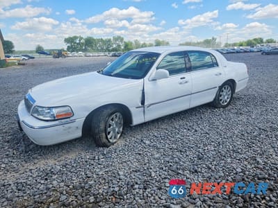 2011 LINCOLN TOWN CAR SIGNATURE LIMITED 2LNBL8CV6BX763503 - główne zdjęcie licytacji z USA - miniatura