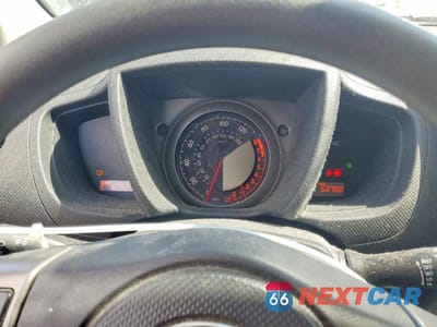 Zdjęcie 9 z 13 samochodu: 2012 TOYOTA SCION VIN:JTKKU4B44C1018190 - miniatura