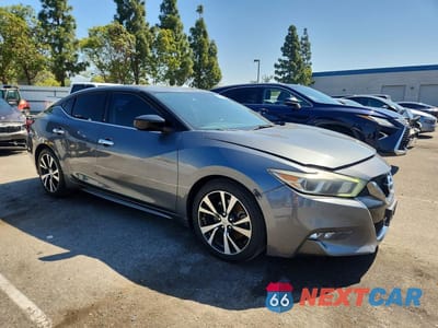 Czwarte zdjęcie samochodu z boku: 2018 NISSAN MAXIMA 3.5 S VIN:1N4AA6APXJC392216 - miniatura
