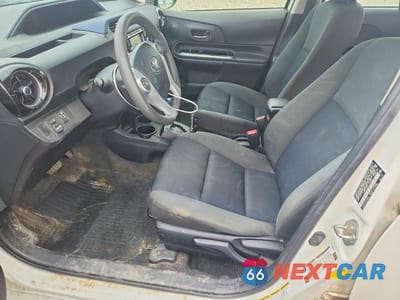 Zdjęcie 7 z 12 samochodu: 2015 TOYOTA PRIUS C THREE VIN:JTDKDTB34F1112065 - miniatura