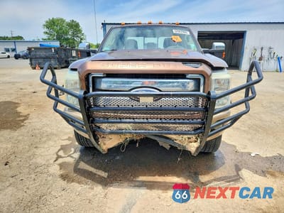 Piąte zdjęcie samochodu w środku: 2011 FORD F250 SUPER DUTY VIN:1FT7W2BT8BEA72800 - miniatura
