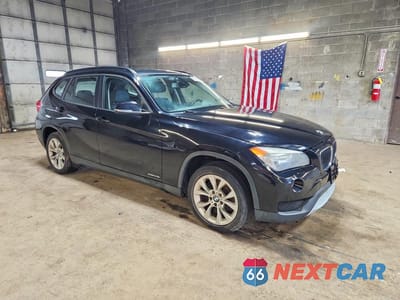 Czwarte zdjęcie samochodu z boku: 2014 BMW X1 XDRIVE28I VIN:WBAVL1C59EVY20949 - miniatura