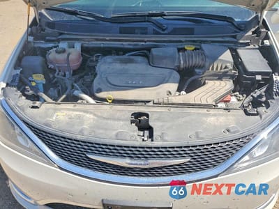 Zdjęcie 12 z 13 samochodu: 2017 CHRYSLER PACIFICA TOURING L PLUS VIN:2C4RC1EG7HR759515 - miniatura