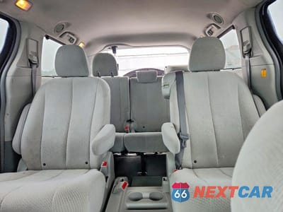 Zdjęcie 10 z 13 samochodu: 2011 TOYOTA SIENNA LE VIN:5TDKK3DC9BS046614 - miniatura