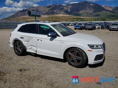 Czwarte zdjęcie samochodu z boku: 2018 AUDI SQ5 PREMIUM PLUS VIN:WA1A4AFY4J2141682 - miniatura