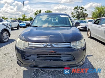 Piąte zdjęcie samochodu w środku: 2014 MITSUBISHI OUTLANDER ES VIN:JA4AD3A3XEZ013306 - miniatura