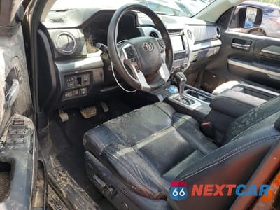 Zdjęcie 8 z 12 samochodu: 2018 TOYOTA TUNDRA PLATINUM VIN:5TFAW5F1XJX710645 - miniatura