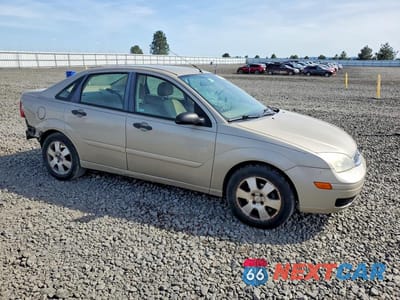 Czwarte zdjęcie samochodu z boku: 2007 FORD FOCUS ZX4 VIN:1FAFP34N57W251686 - miniatura