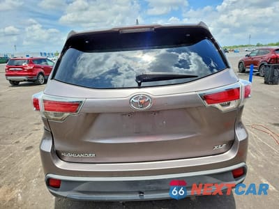 Zdjęcie 6 z 13 samochodu: 2015 TOYOTA HIGHLANDER XLE VIN:5TDKKRFH7FS046872 - miniatura
