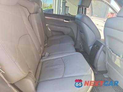 Zdjęcie 11 z 13 samochodu: 2009 KIA BORREGO LX VIN:KNDJH741895037290 - miniatura