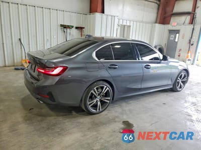 Trzecie zdjęcie samochodu z tyłu: 2021 BMW 330XI VIN:3MW5R7J00M8B73397 - miniatura