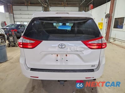 Zdjęcie 6 z 13 samochodu: 2015 TOYOTA SIENNA XLE 7-PASSENGER VIN:5TDDK3DC4FS105891 - miniatura