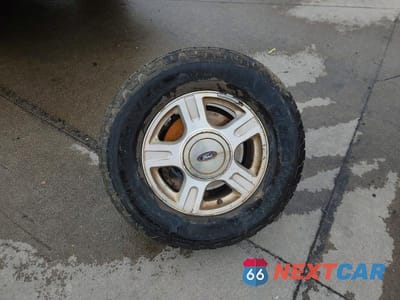 Zdjęcie 13 z 14 samochodu: 2004 FORD EXPEDITION EDDIE BAUER VIN:1FMFU18L04LB47938 - miniatura
