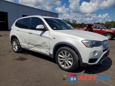 Czwarte zdjęcie samochodu z boku: 2016 BMW X3 XDRIVE28I VIN:5UXWX9C50G0D88859 - miniatura