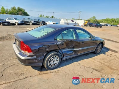 Trzecie zdjęcie samochodu z tyłu: 2004 VOLVO S60 VIN:YV1RS61T042326379 - miniatura